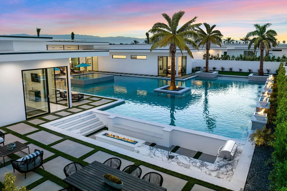 Welcome to Villa 4 – desert elegance meets modern design!