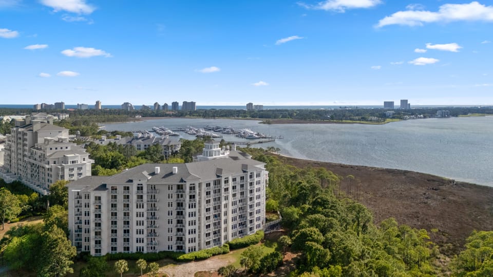 Bird’s-eye view of a quiet and well-kept community.