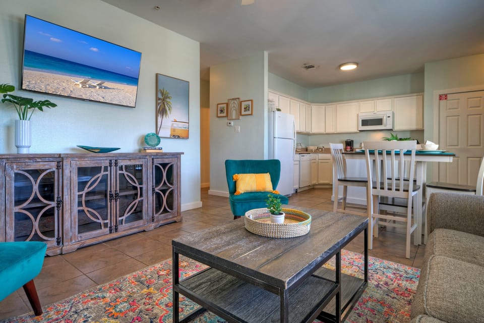Open layout for seamless transitions. (Unit 103)