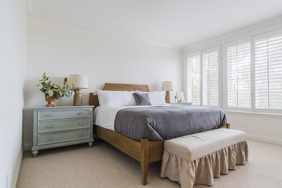 Bedroom 1 - KING.