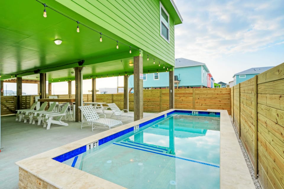 A private pool oasis. (Green Gecko)