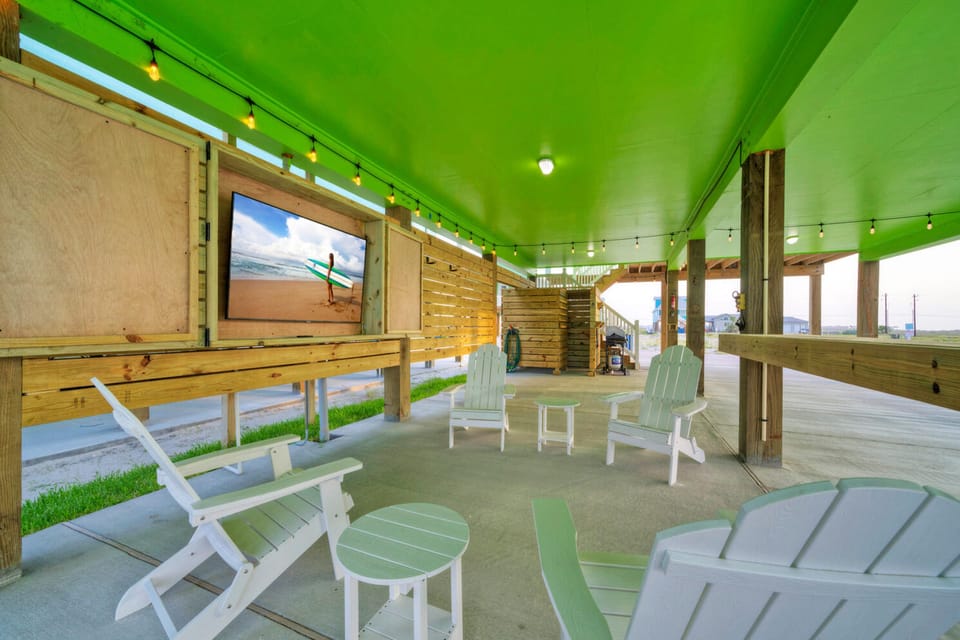 The outdoors meets great entertainment. (Green Gecko)