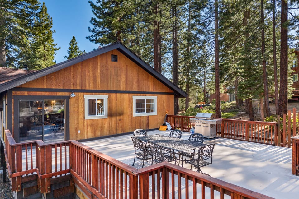 Dine al fresco on the spacious deck.