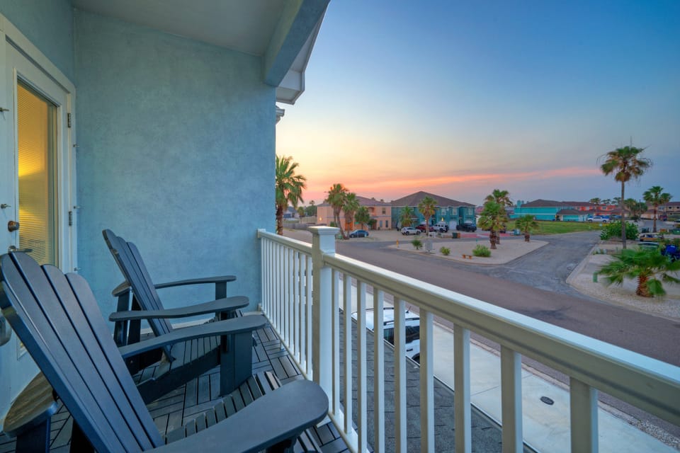 Perfect perch to enjoy neighborhood views.