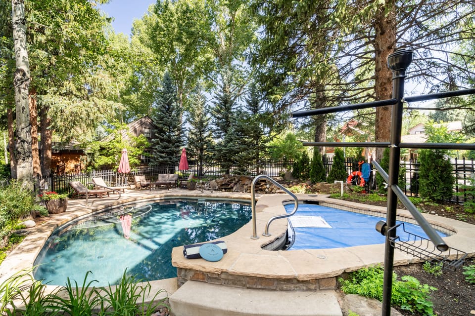 Communal pool and spa for relaxing soaks and sunny swims.