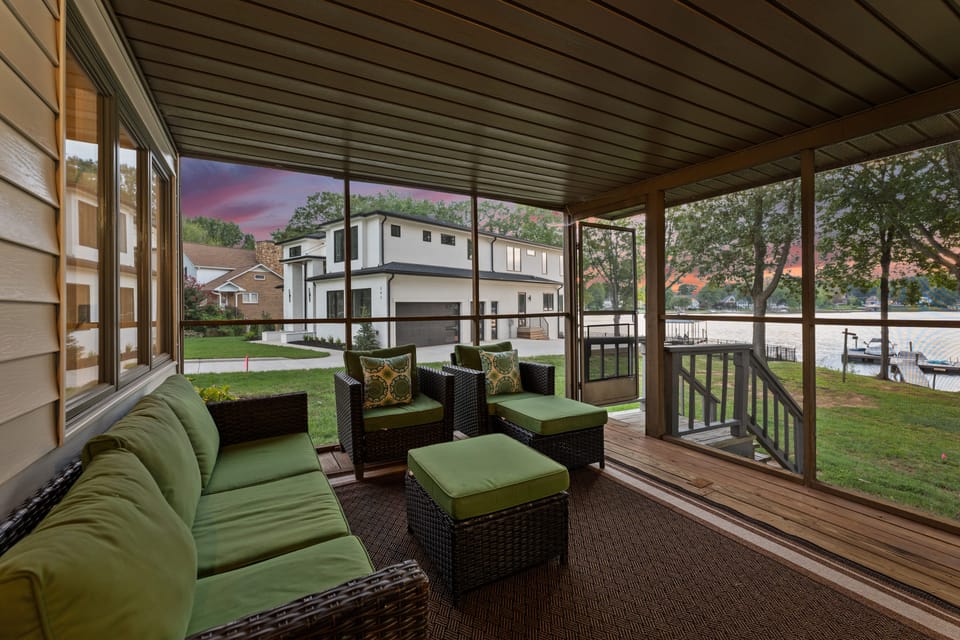 Screened-in porch.