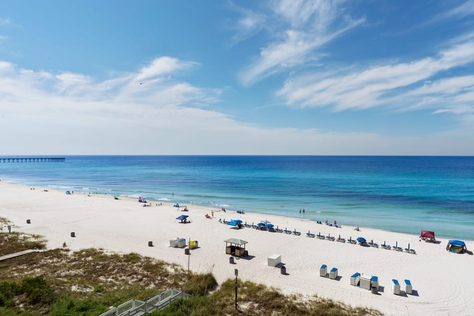 Experience Emerald Coast, AvantStay style!