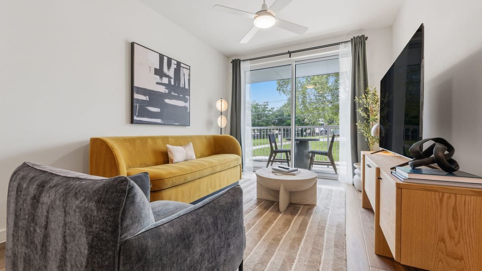 Pool + Restaurant | Steps from Zilker & Lady Bird | Accessible Queen Suite | The Code at AvantStay Apartment in Austin