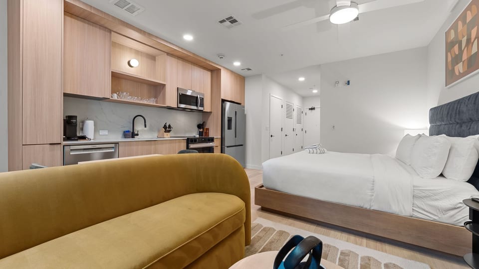 Resort-Style Pool, Restaurant, Co-Working Space | Accessible Queen Studio | The Code by AvantStay Apartment in Austin
