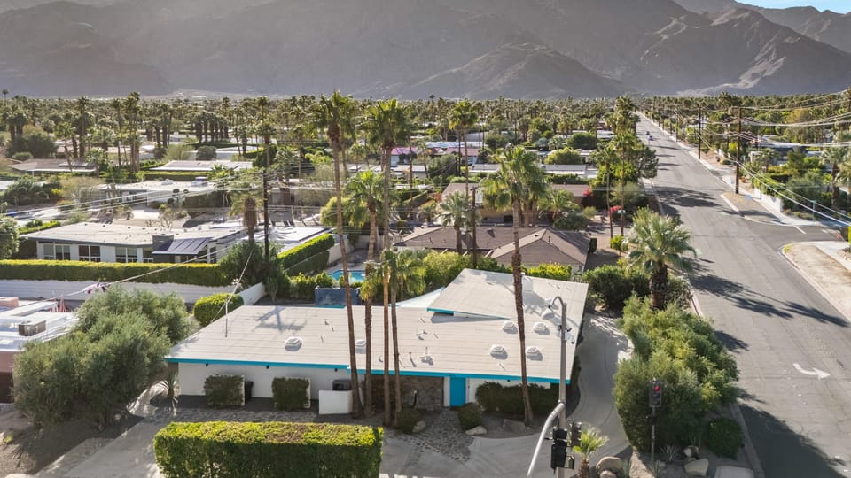 Experience Palm Springs, AvantStay style.