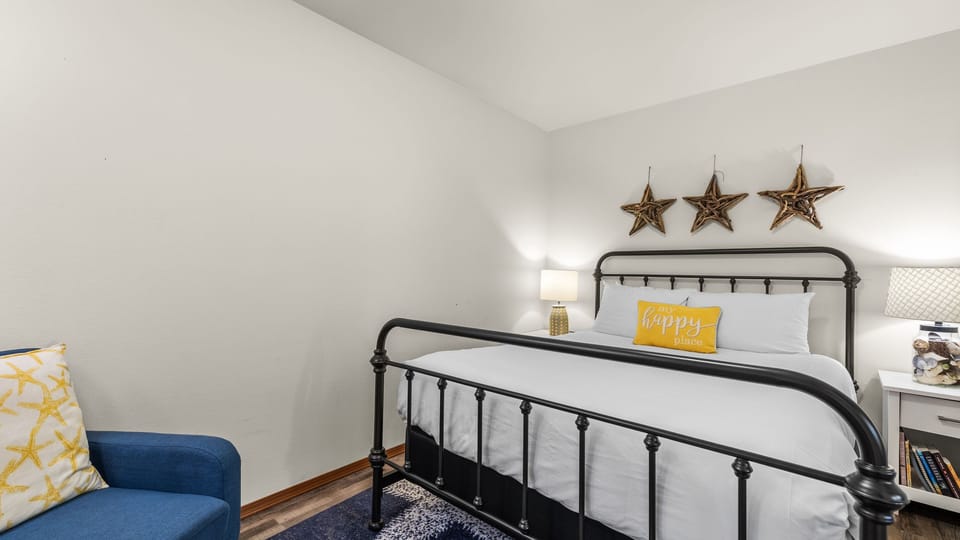Queen bedroom.