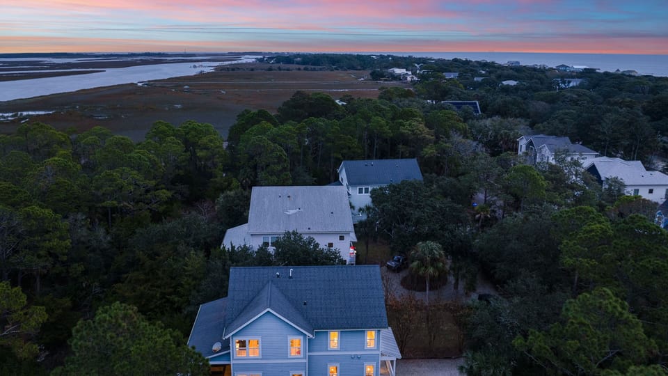 Neighborhood view.