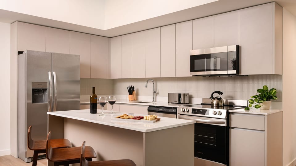 Fully equipped kitchen.