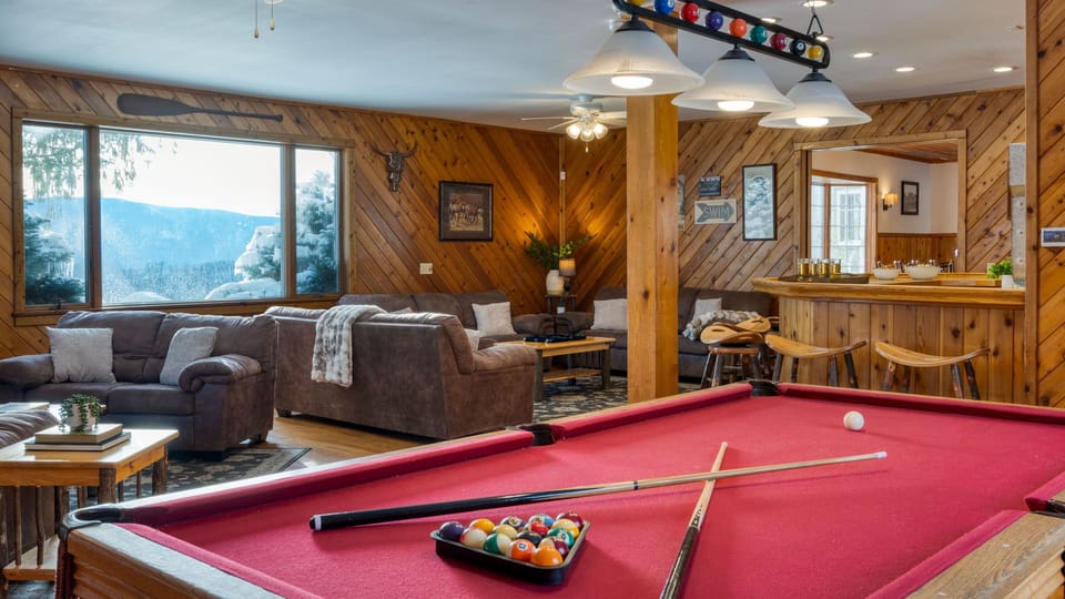 Challenge your crew to a friendly game of pool in this dedicated game-room space.