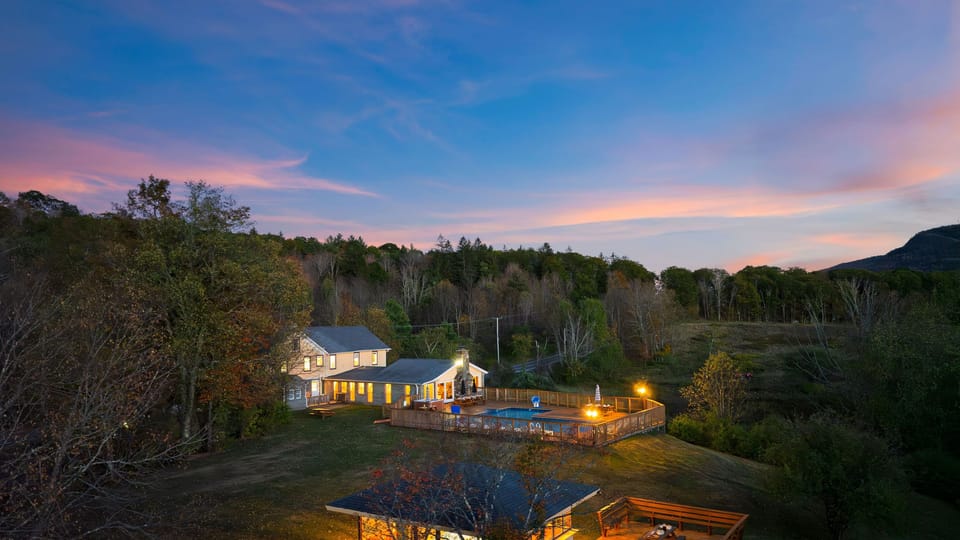 Overhead view of your getaway.