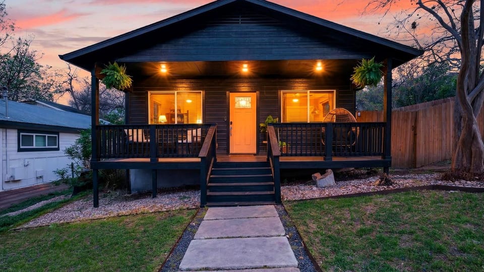 Charming exterior.