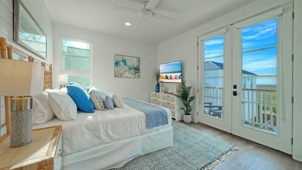 Primary bedroom (Coastal Commons)