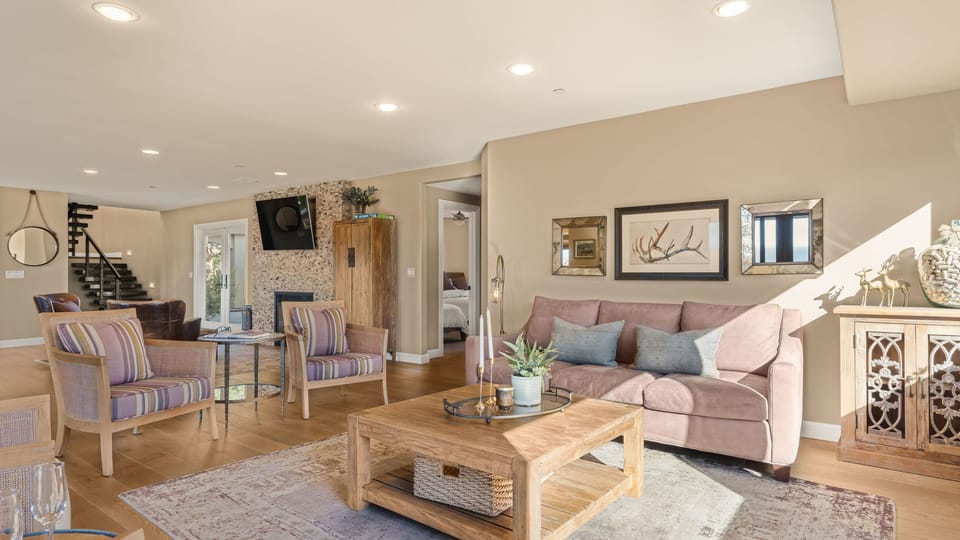 Airy and bright modern living space, Main house.