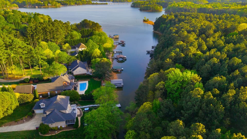 Neighborhood view.
