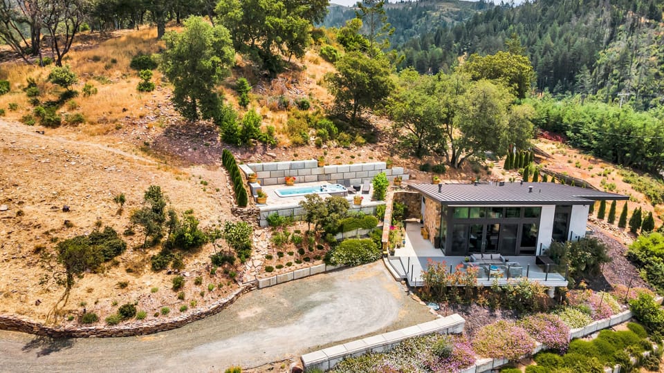 Experience Sonoma, AvantStay style.