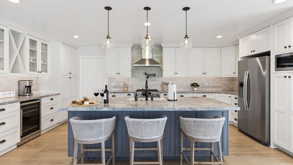 Fully equipped kitchen.