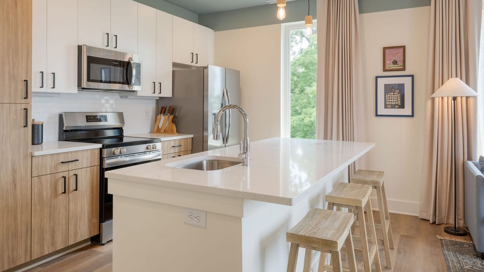 Fully equipped kitchen.