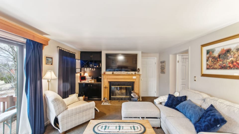 Twister by AvantStay | Sauna + Indoor Heated Pool + Rec Lounge | Near Gore Mtn House in Capital District, NY, USA