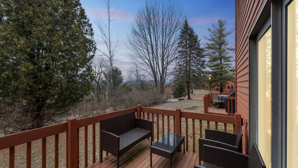 Cloud by AvantStay | Sauna + Indoor Heated Pool + Game Lounge | Near Gore Mtn House in Capital District, NY, USA