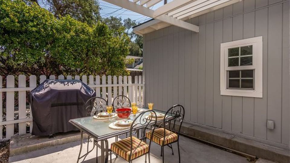 The Sycamore by AvantStay | Fenced Yard + BBQ | Walk to Downtown Wineries House in Paso Robles