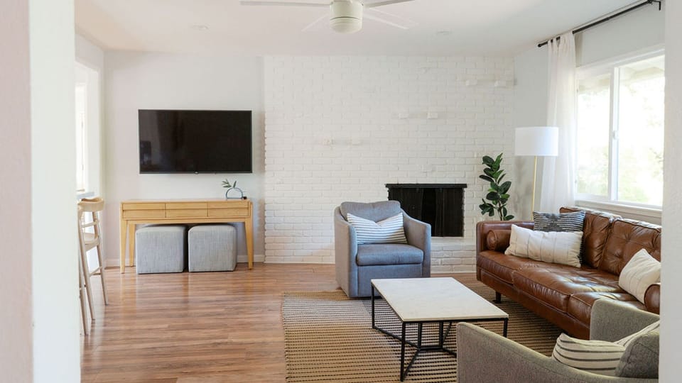 Lake Park Landing by AvantStay | Spa + Firepit + BBQ | Near Atascadero Lake Park House in Atascadero