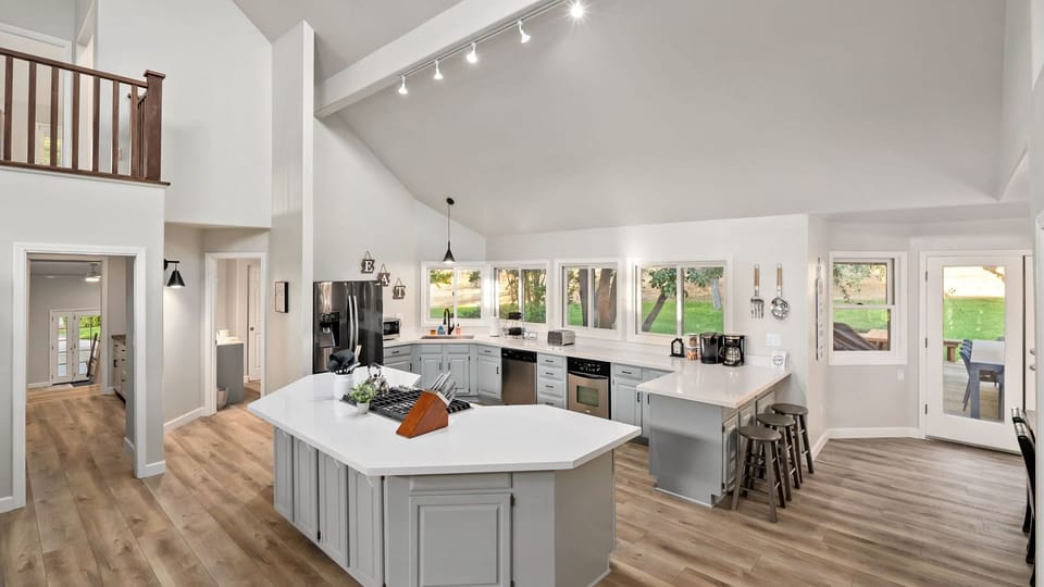 Oaks and Roses Ranch by AvantStay | Pool + Game Room | Paso Wine Country House in Paso Robles