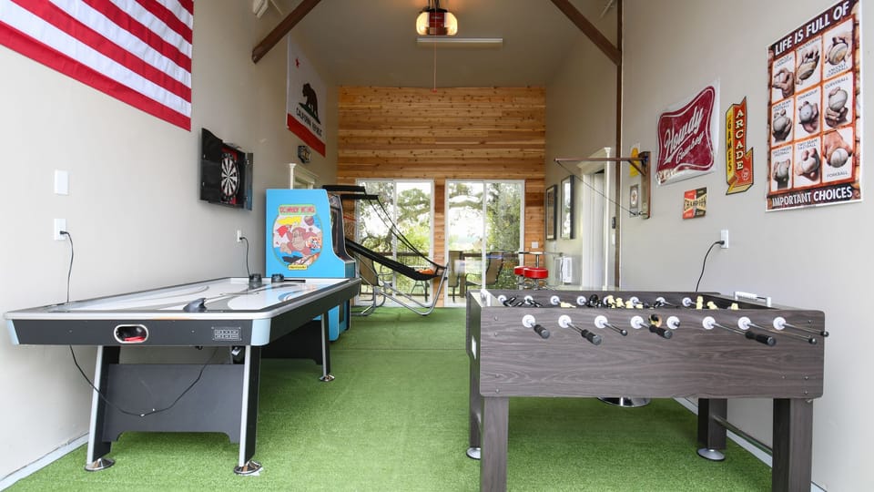 Vaquero Verano by AvantStay | Pool + Game Room + Gym | Templeton Wine Country House in Templeton