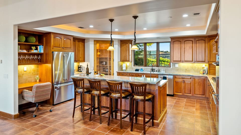 Krisyn Vineyards by AvantStay | Private Pool + Spa | Templeton Wine Country House in Sierra Nevada