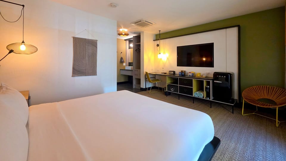 The Mahala sign sets the tone for a playful, design-forward Palm Springs stay.