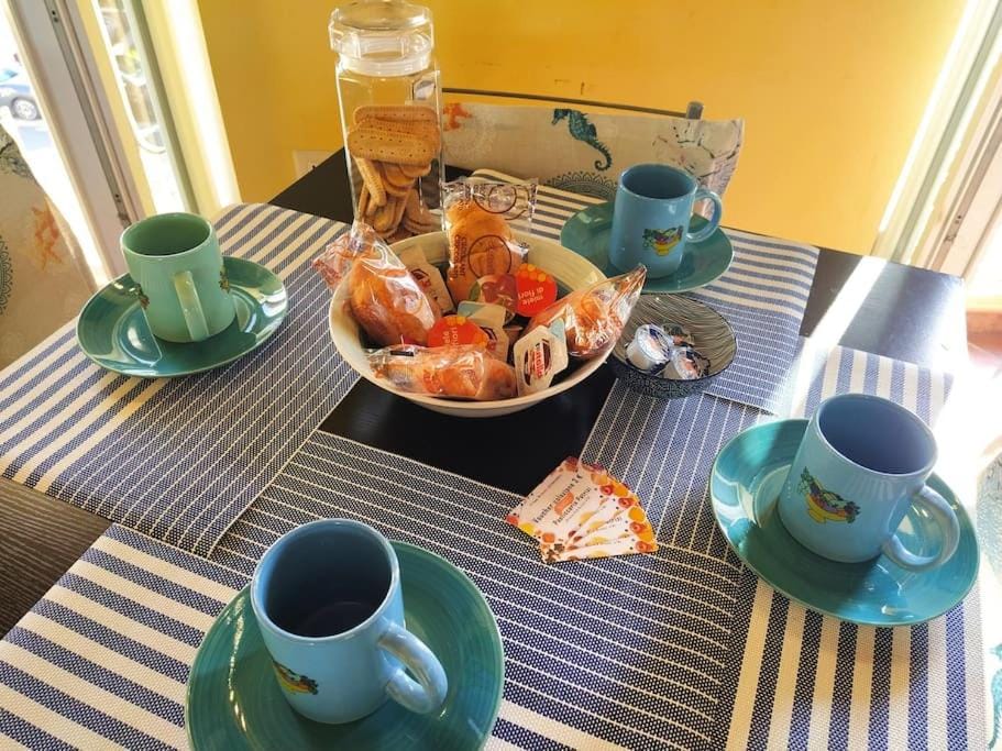 Food and drinks, Dining area, Food, Breakfast, Italian breakfast, Drinks