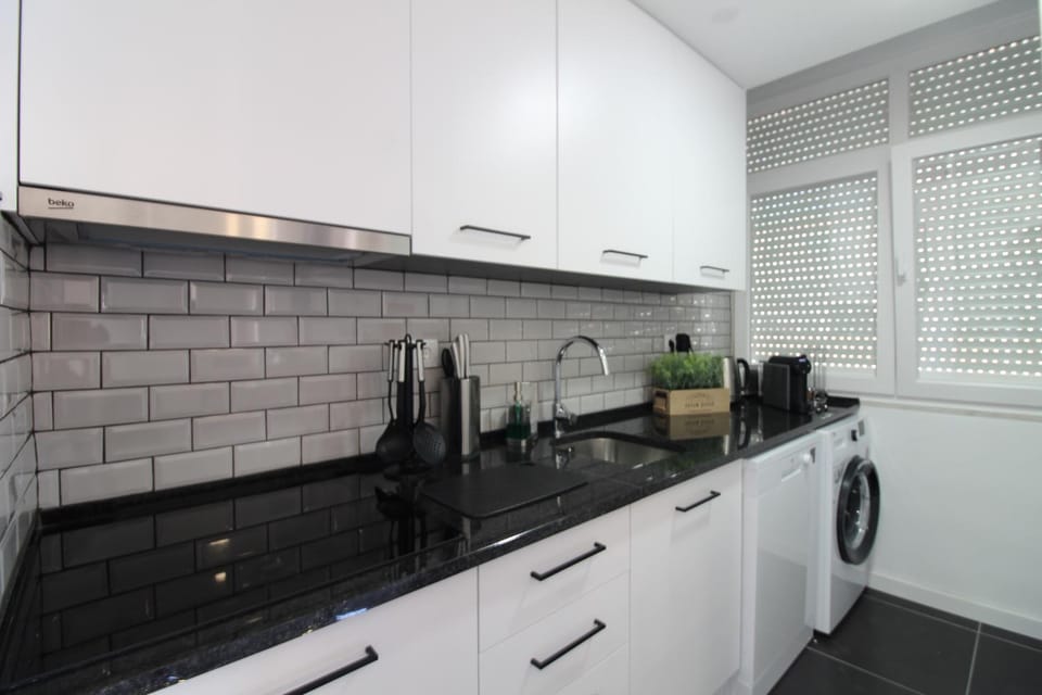 Coffee/tea facilities, dishwasher, minibar, pet friendly, toaster, washing machine