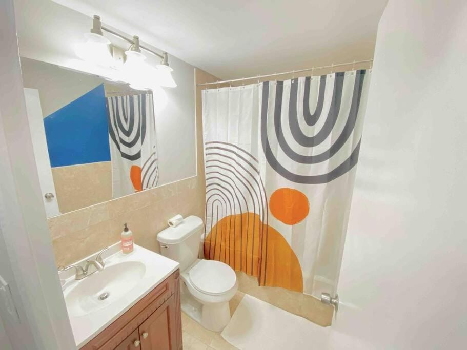 Shower, Toilet, Bathroom, Bath