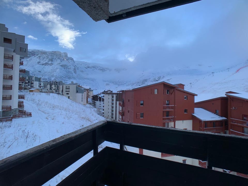 Studio lumineux à Tignes Val Claret, proche pistes et commerces, balcon, animaux permis - FR-1-502-499 Apartment in Tignes