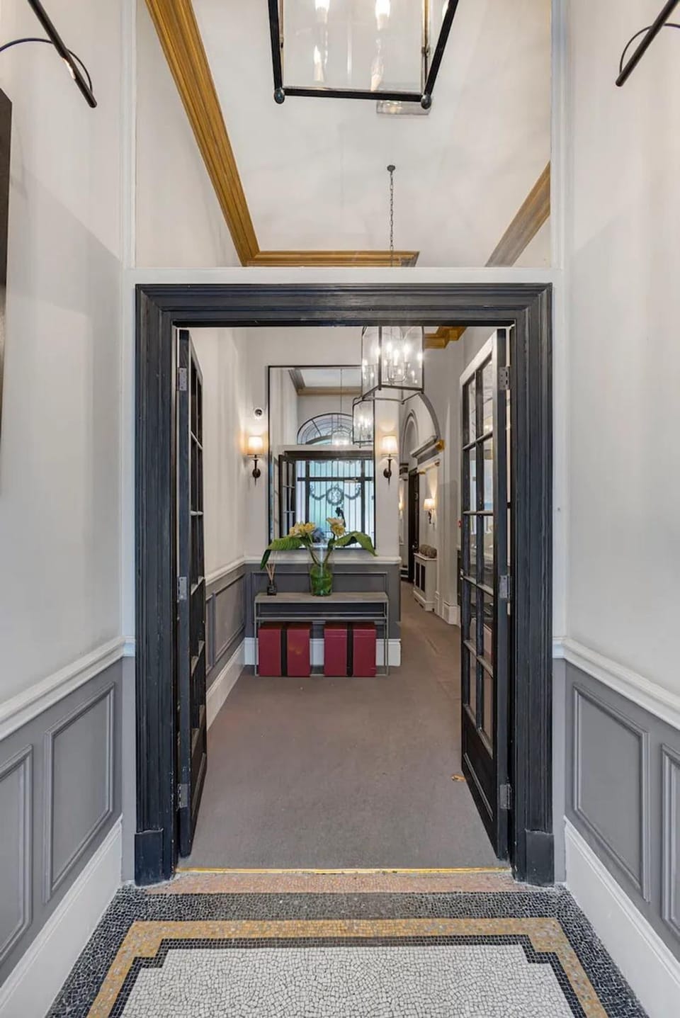 Spacious 2 bedroom apartment in Cadogan Square Apartment in City of Westminster