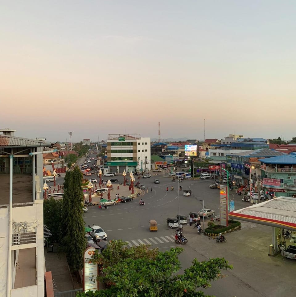 City view, Street view, Location