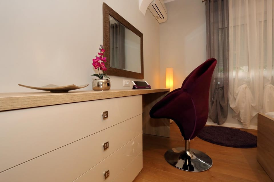 Seating area, hair dresser