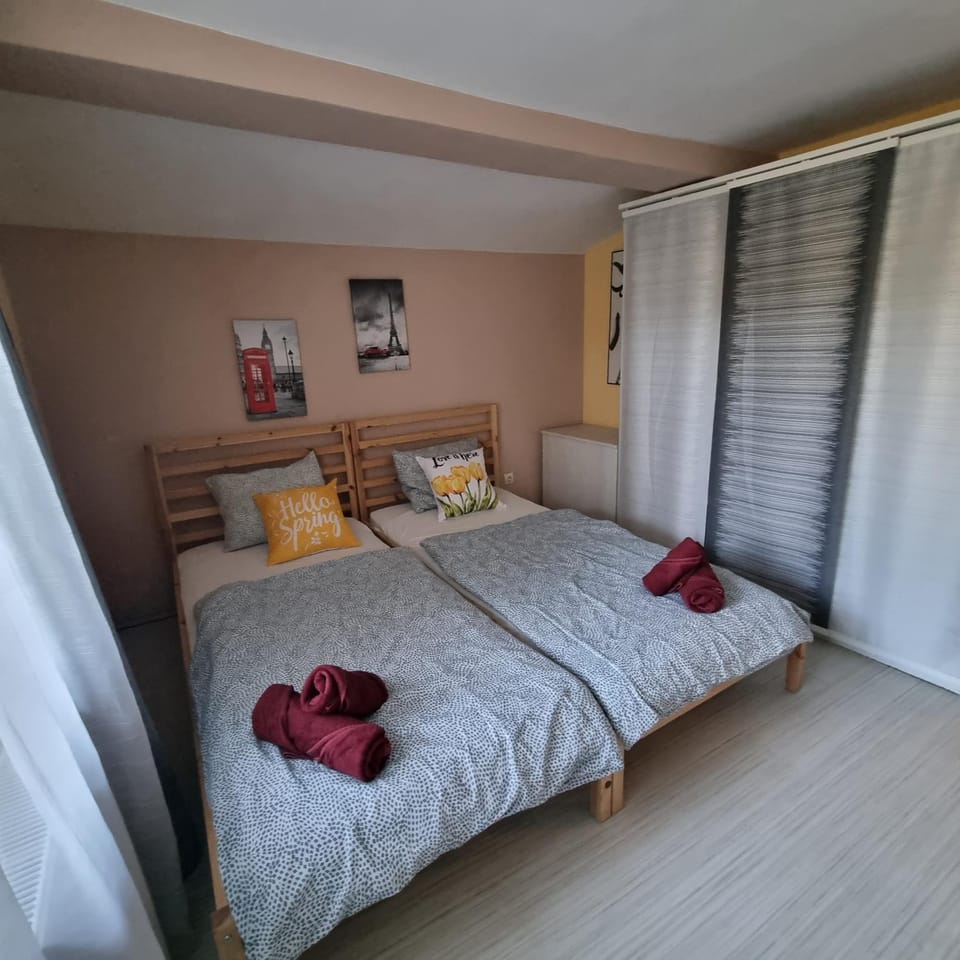 "Whispering pines" vacation home, close to Sofia House in Sofia City Province
