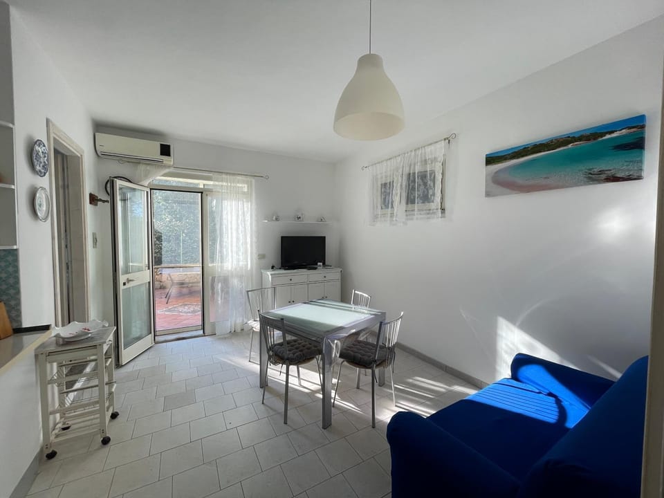 Bilocale con spazio esterno Apartment in Sardinia