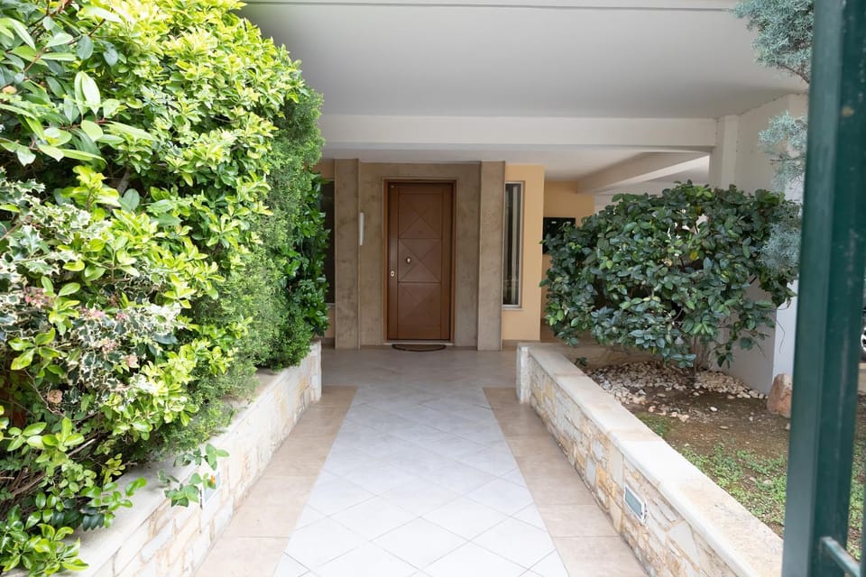Facade/entrance, Garden