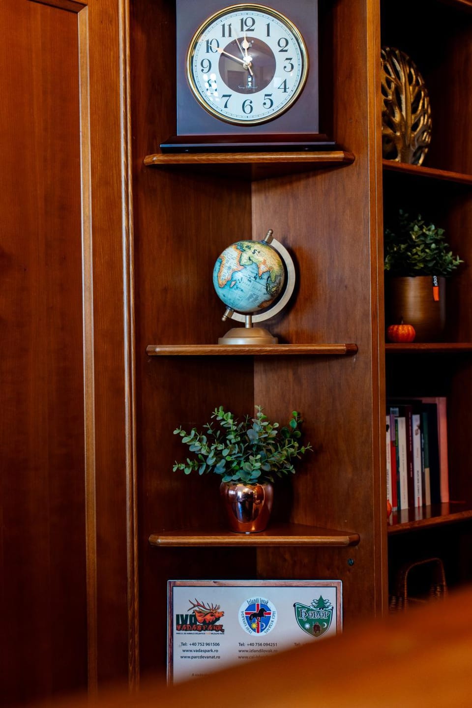 Lobby or reception, Decorative detail