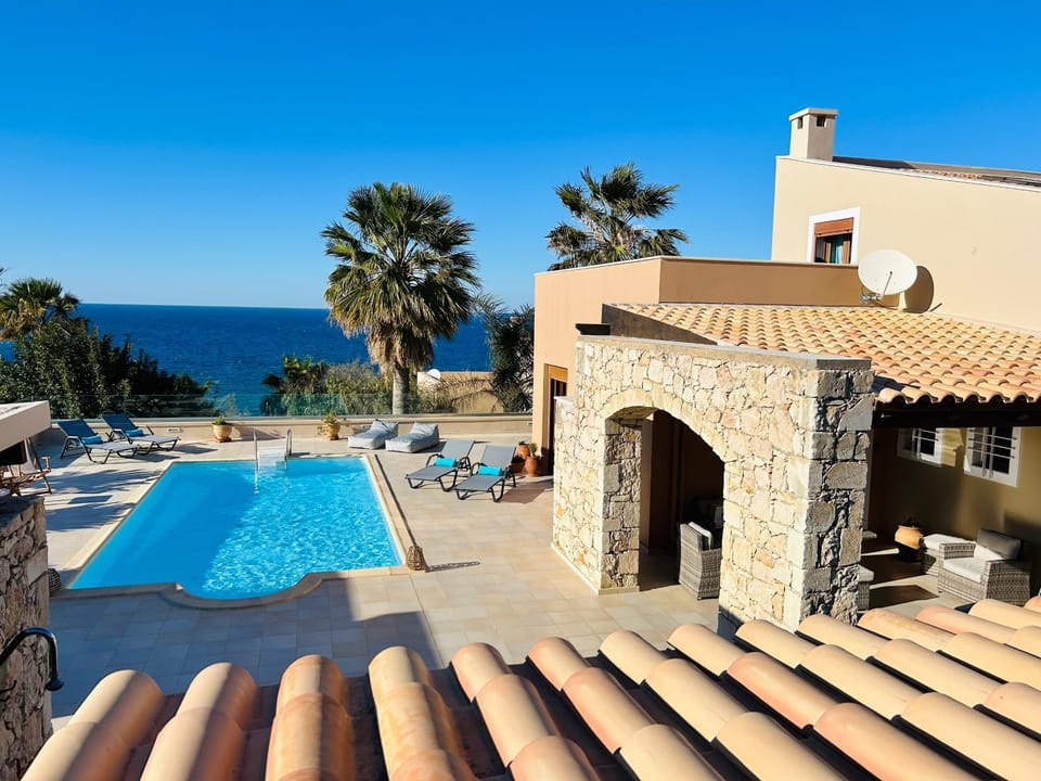 Patio, Seating area, Sea view, sunbed