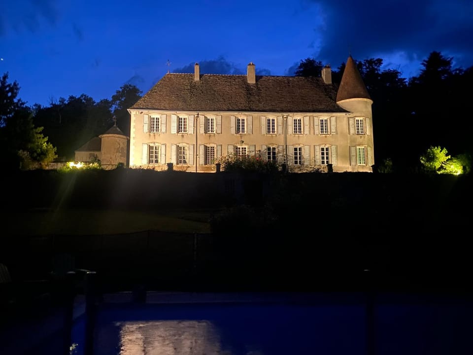 Facade/entrance, Night