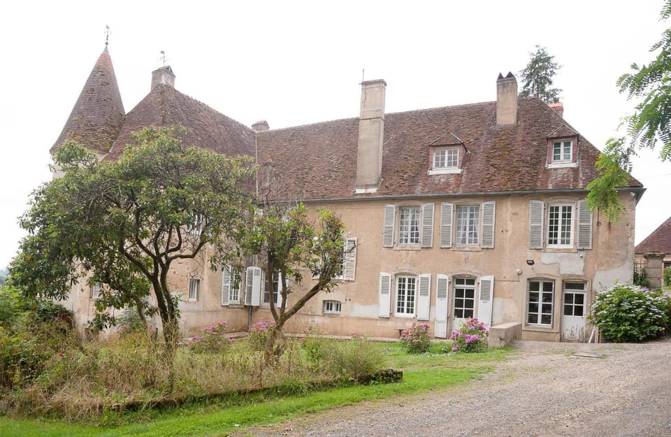 Château pour se retrouver House in Bourgogne-Franche-Comté
