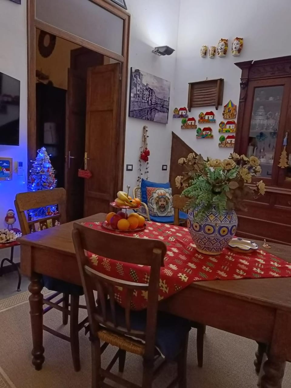 Living room, Dining area