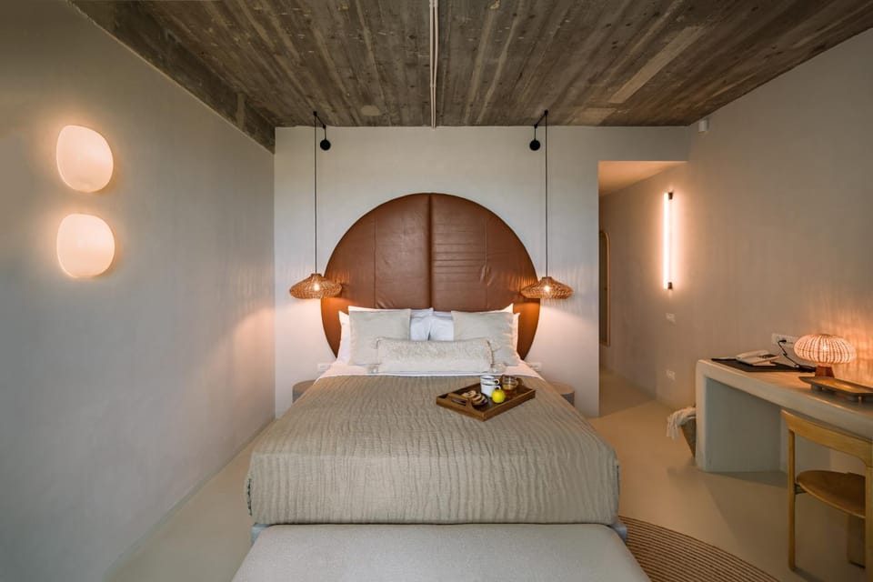 Bed, Lake view, air conditioner